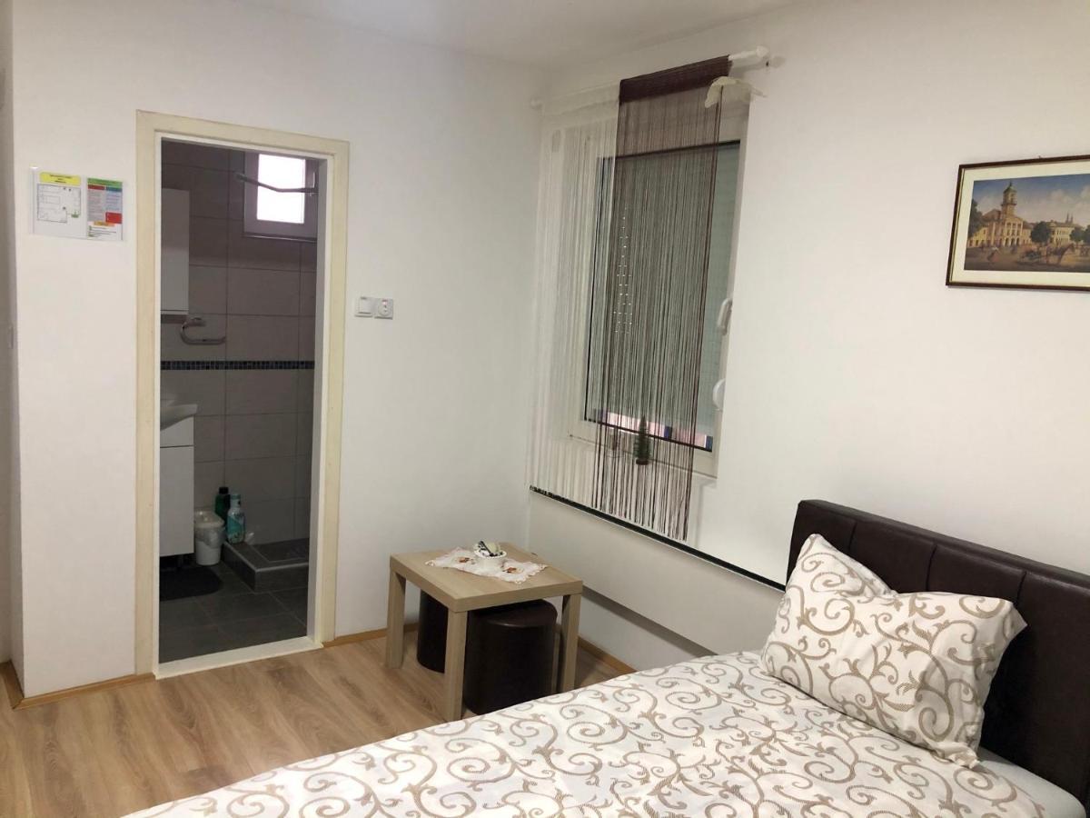 Prenociste Vojkic Apartment Сомбор Екстериор снимка